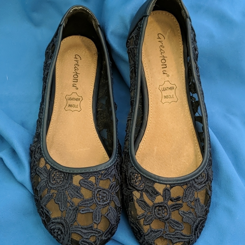 Shoes - Picture 2 of 2